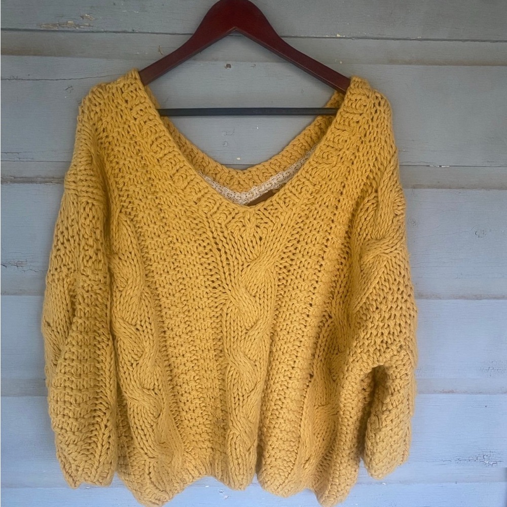POL V-Neck Chunky Knit Sweater